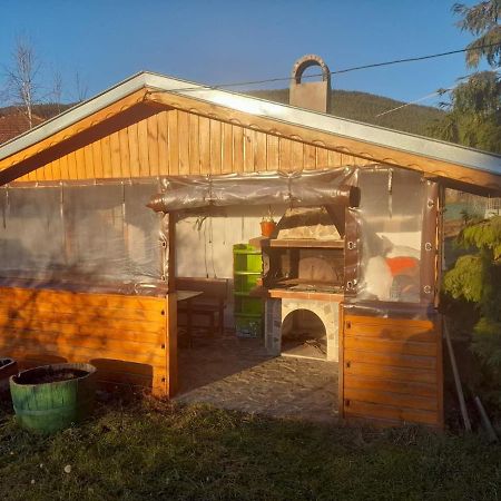 Къща За Гости Дани Govedartsi Exteriör bild