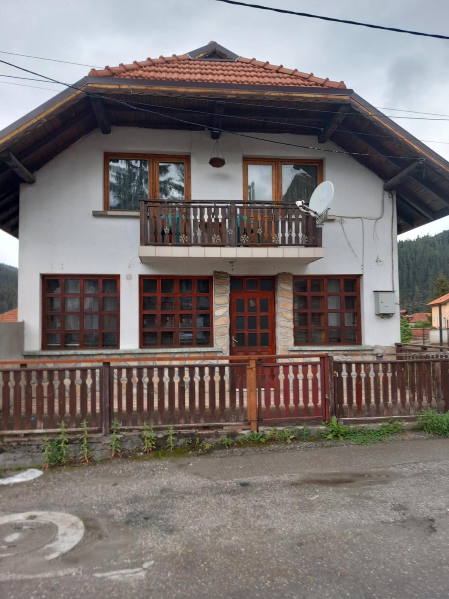 Къща За Гости Дани Govedartsi Exteriör bild